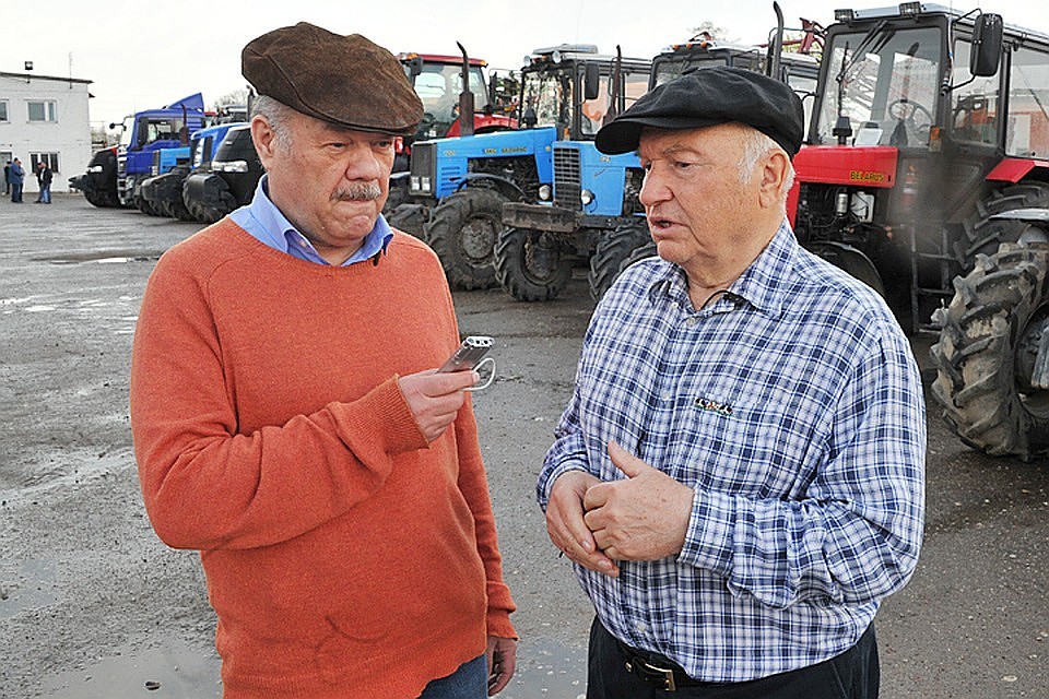 Александр Гамов позвонил Юрию Лужкову