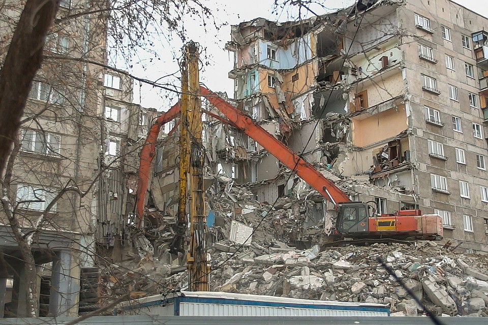В первую очередь демонтируют седьмой и восьмой подъезды.