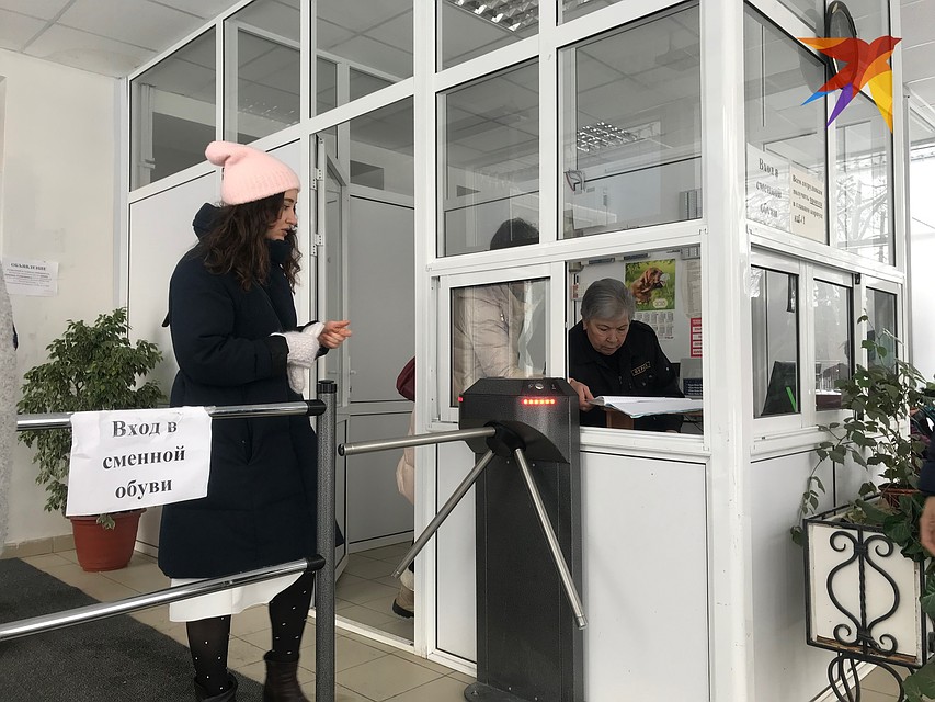 Сотрудница «КП», притворившись студенткой, смогла без документов пройти и выйти из здания РязГМУ.