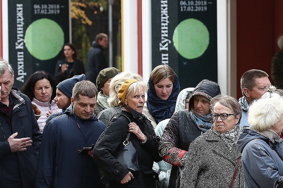 Очередь на выставку "Архип Куинджи" в Третьяковской галерее. ФОТО Валерий Шарифулин/ТАСС