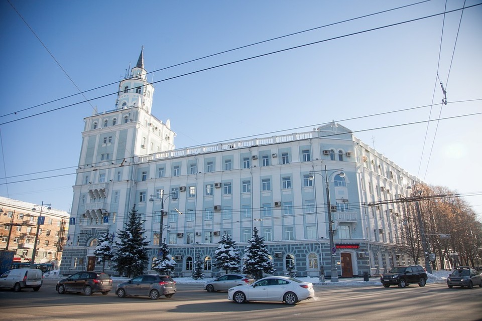 Здание построено в 1953 году.