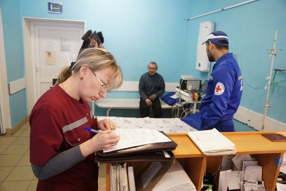 Буйный пациент требовал продолжения банкета.