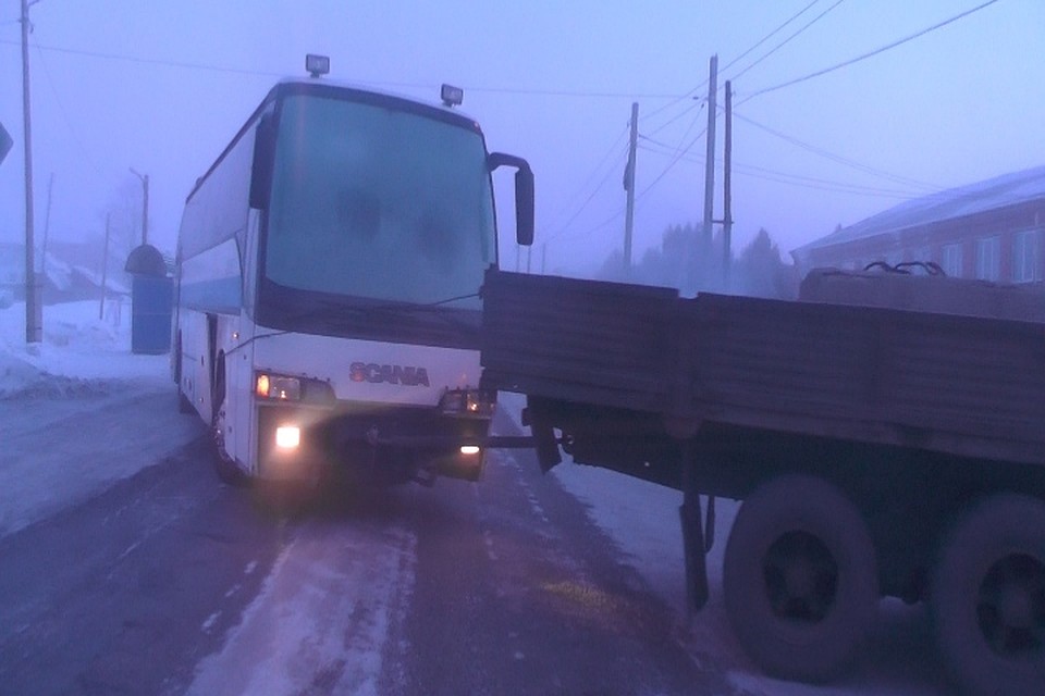 У автобуса замерзло топливо Фото: ГУ МВД по Кемеровской области