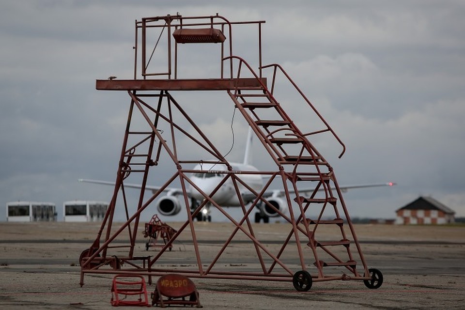 Самолет Sukhoi Superjet 100 совершил аварийную посадку в аэропорту Шереметьево