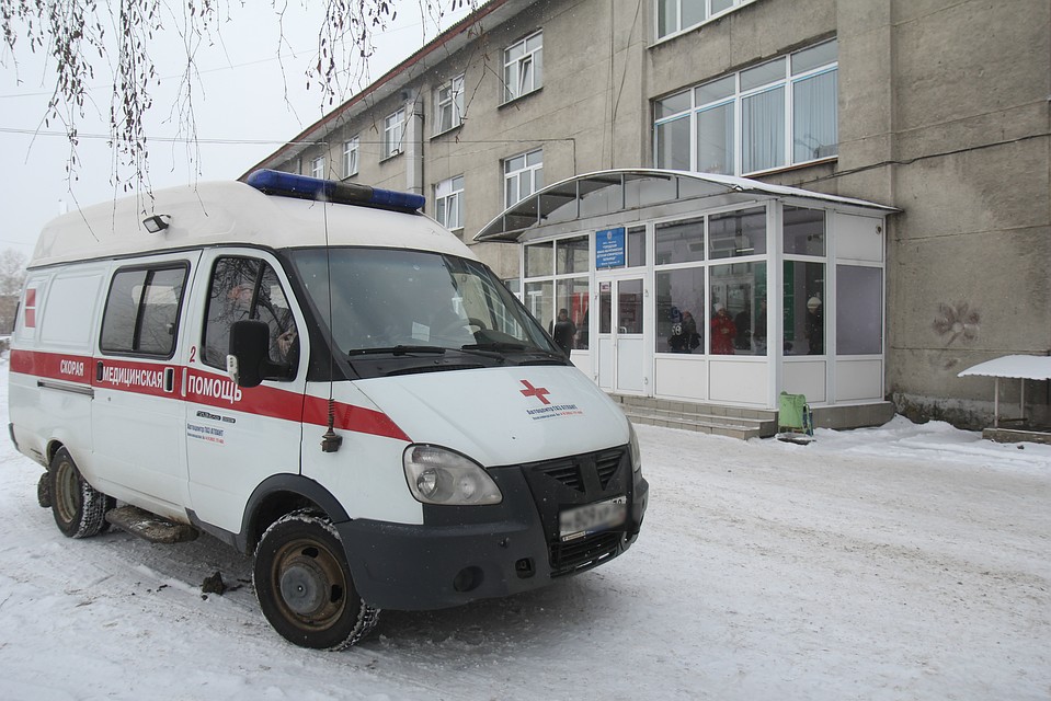 Пострадавшего на «скорой» увезли в больницу.