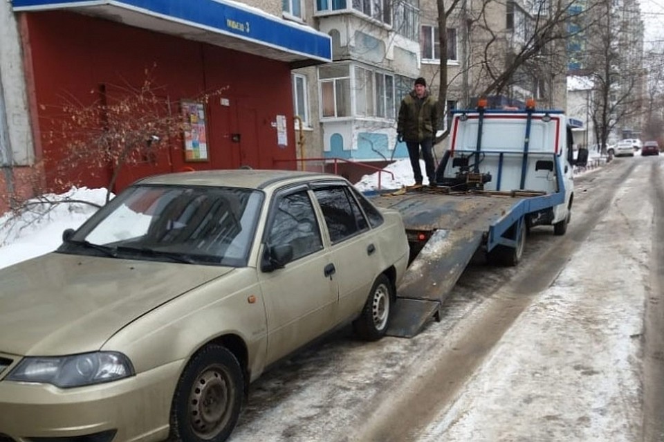 Липецкие машины увозят на штрафстоянку