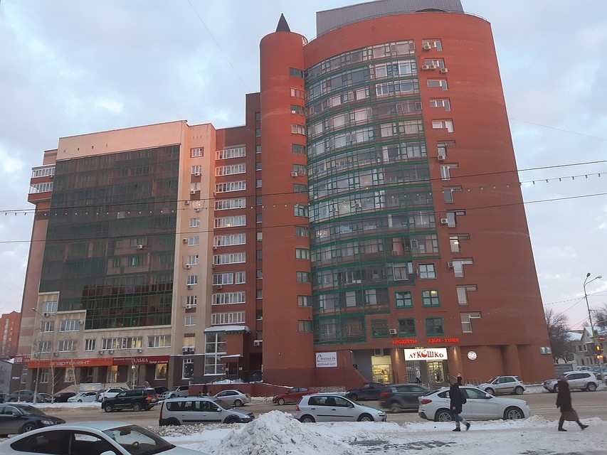 В этом доме элит-класса проживают успешные бизнесмены и экс-миллионеры Мухаметзяновы