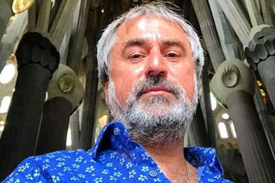 Отец рэпера Кирилла Толмацкого ("Дэцла") Александр Толмацкий.