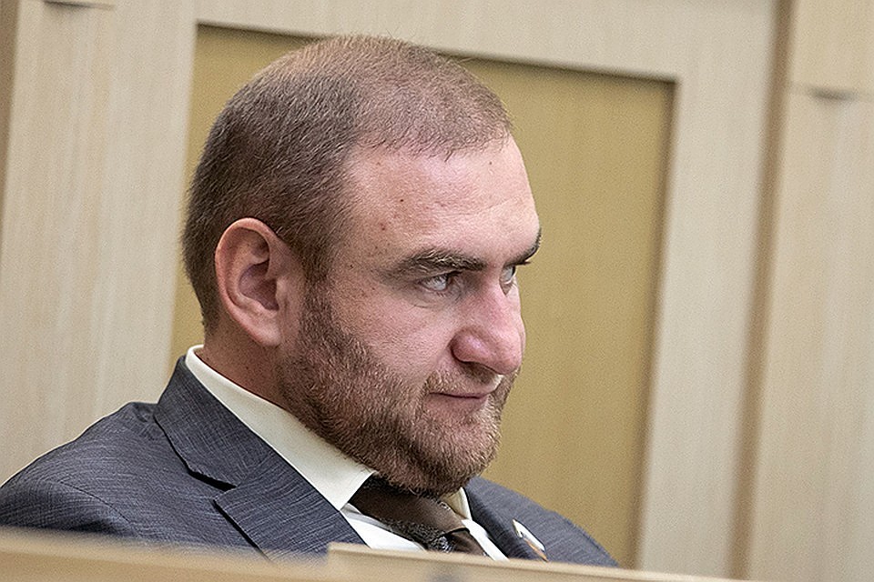 Арестованный сенатор Рауф Арашуков