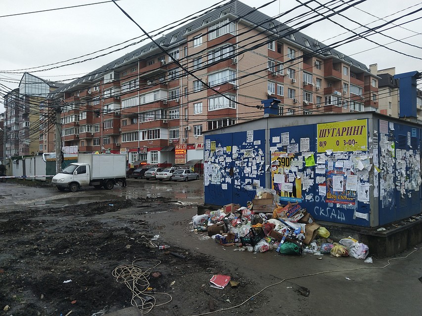 Пересечение улиц Гомельской и Есенина в Музыкальном микрорайоне Краснодара