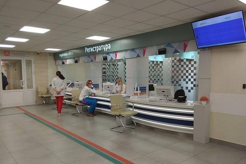 Вот так выглядит поликлиника в Деревне Универсиады днем, во время состязаний