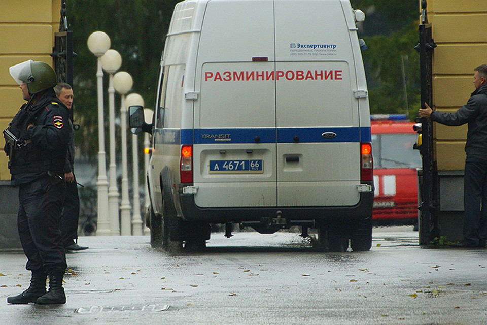 В течении недели спецслужбы пять раз выезжали на поиски взрывных устройств