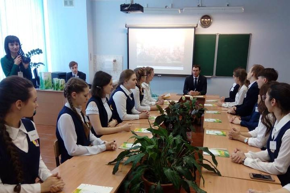 Для алтайских школьников проводят уроки с участием искусственного интеллекта