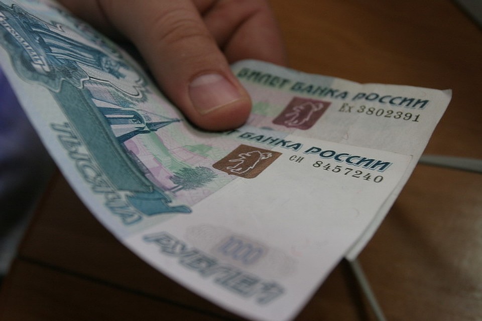 В Островском районе Псковской области руководитель аграрного предприятия задерживал зарплату работникам, в результате его оштрафовали.