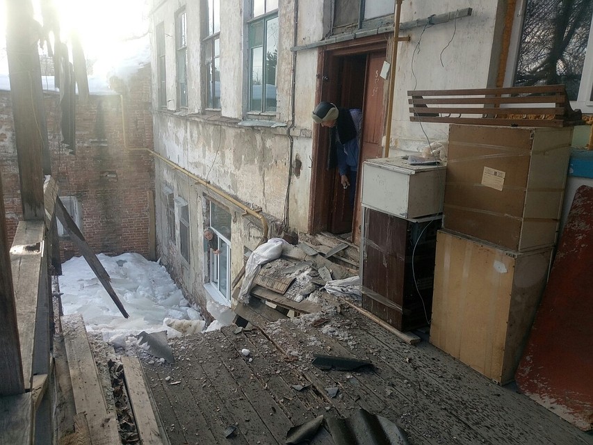 У старинного дома рухнула веранда. Фото соцсетей