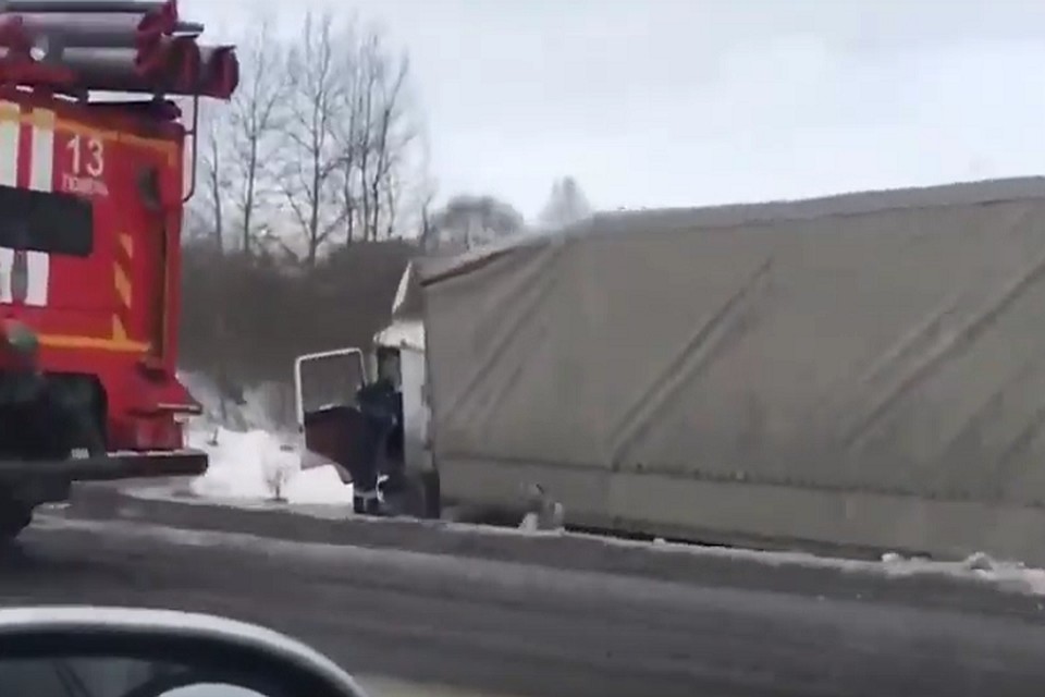 На одной из дорог Тюмени у водителя фуры остановилось сердце. Фото vk.com