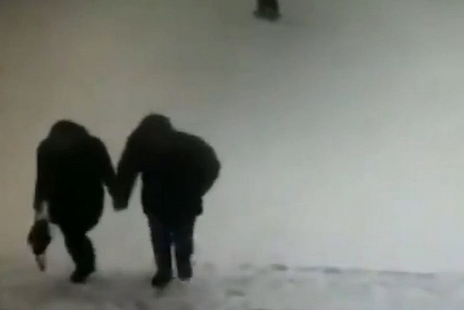 В ЗАГСе Красноусольска прокомментировали случай с влюбленными, едва не оказавшимися под крышей обвалившегося козырька