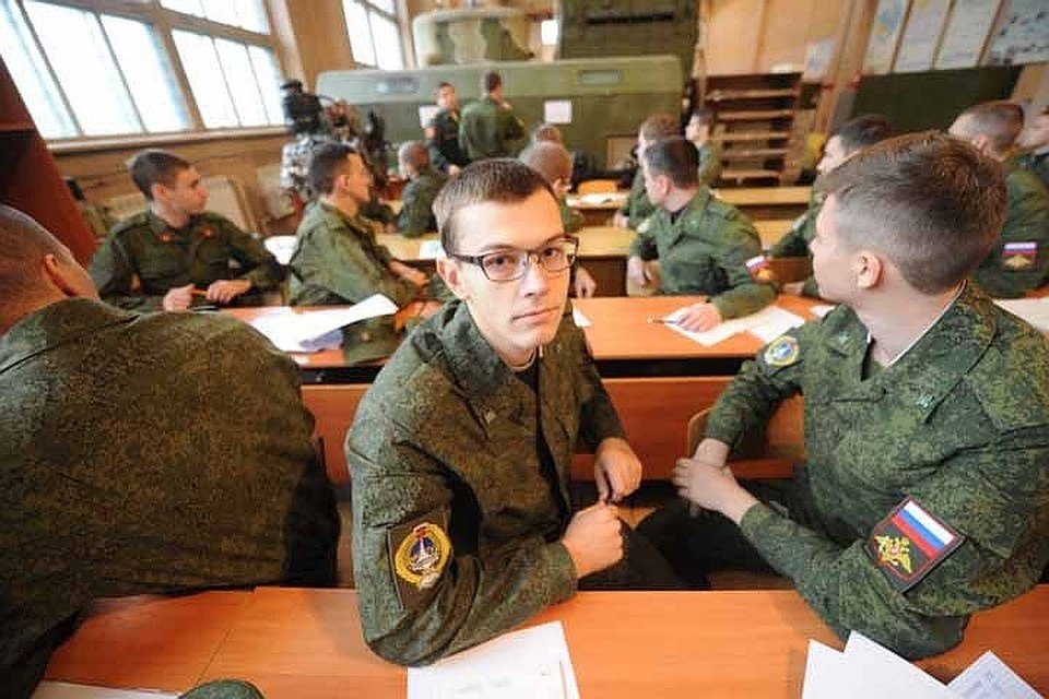 В 93 вузах появятся военные учебные центры
