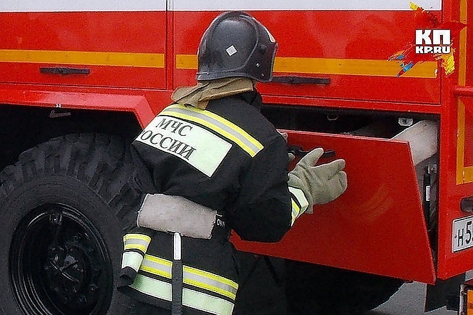Пожарные прибыли на место, но спасать ребенка было поздно
