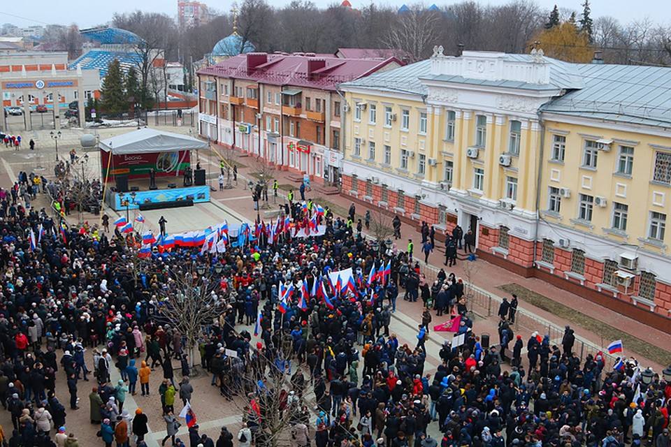 Торжества проходили на бульваре Гагарина.