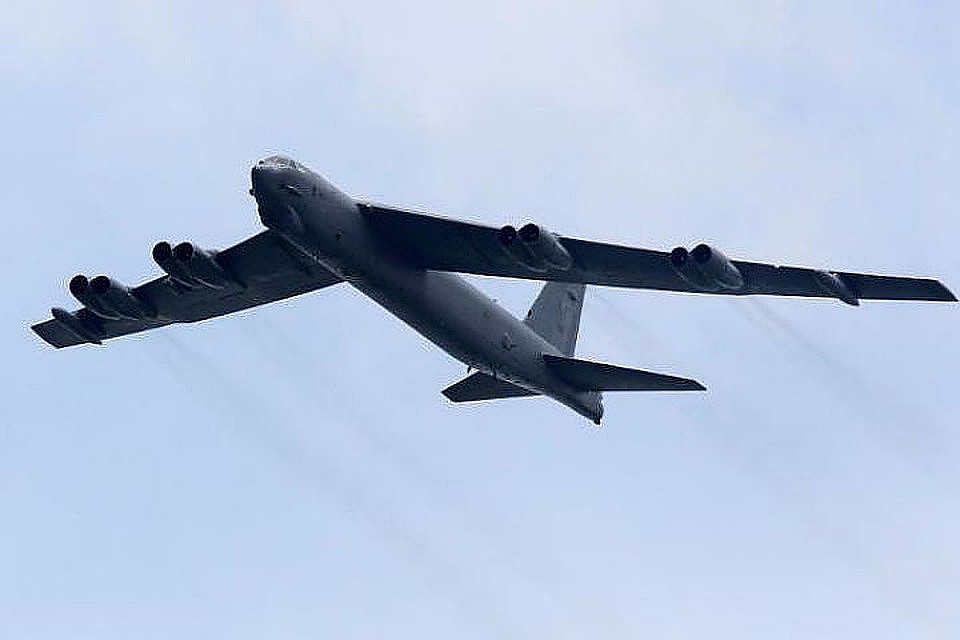 США перебросил в Европу пятый бомбардировщик В-52