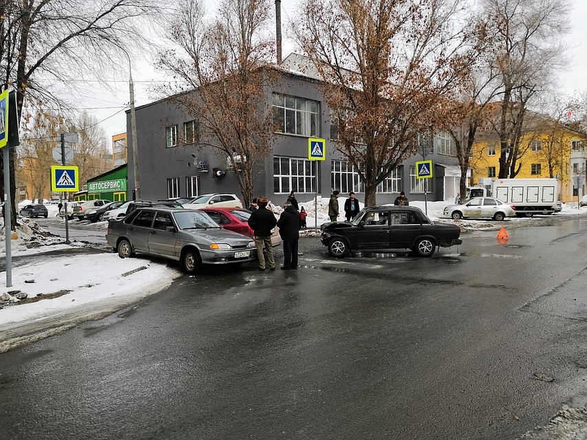 Четыре машины столкнулись на Безымянке