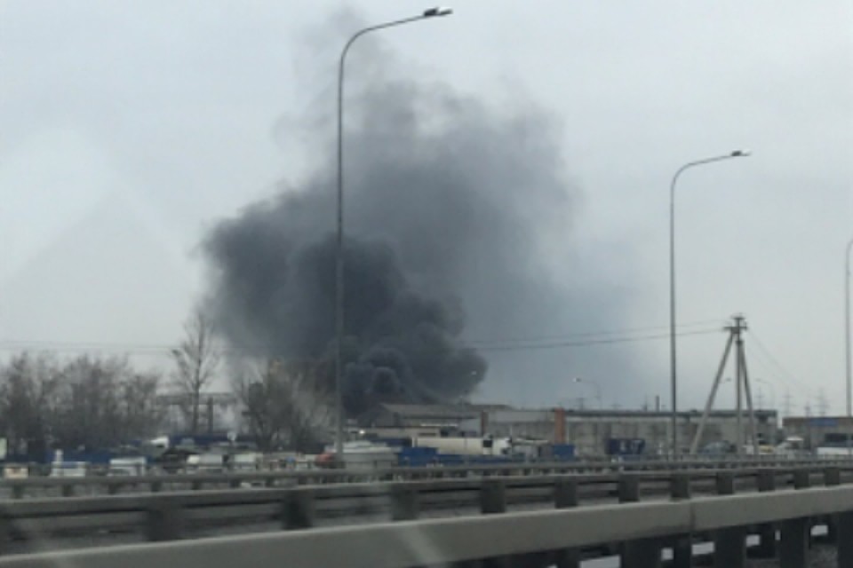 На Софийском шоссе в Петербурге произошел пожар в промзоне