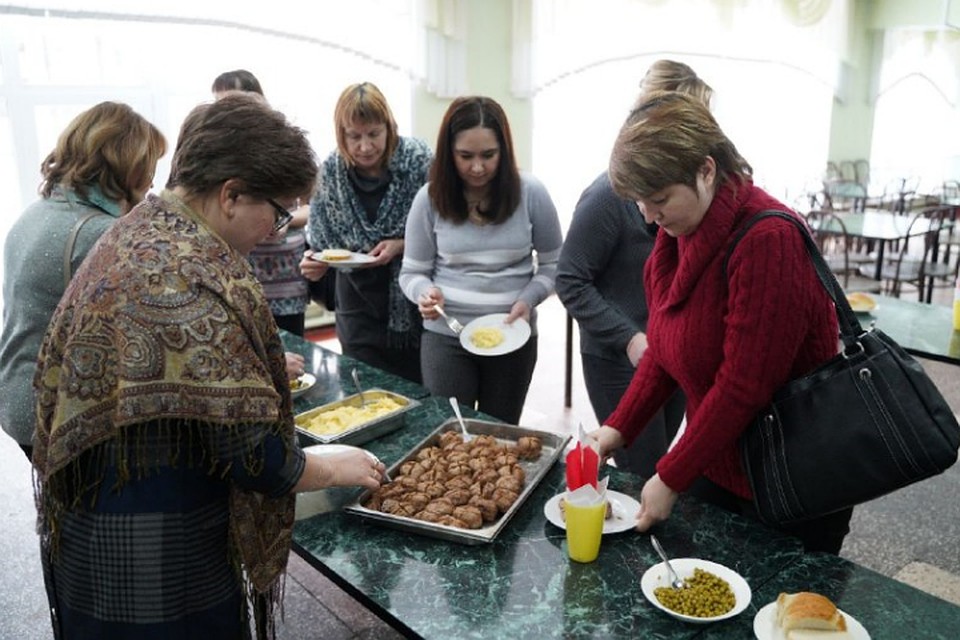 в Ярославле родители попробовали, чем кормят их детей в школе