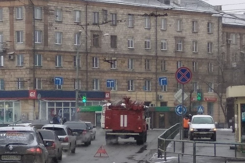 Куда ехала попавшая в Новокузнецке в ДТП пожарная машина. Фото: vk.com, "ДТП Новокузнецка"