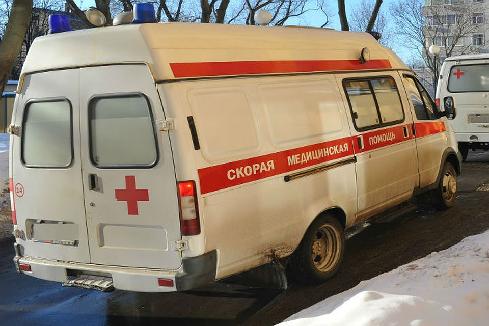 В больницу попали 57-летний мужчина и четырехлетняя девочка.