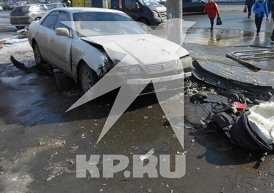 Мать с грудным ребенком увезли на «скорой» после ДТП на северо-западе Челябинска.