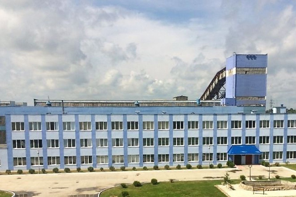 ЧП на Слуцком строительном комбинате: на рабочего упала крышка весом в тонну. Фото: www.sssk.by.