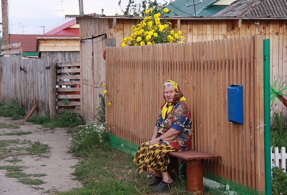 Дочь с подругой в итоге выселились из дома.