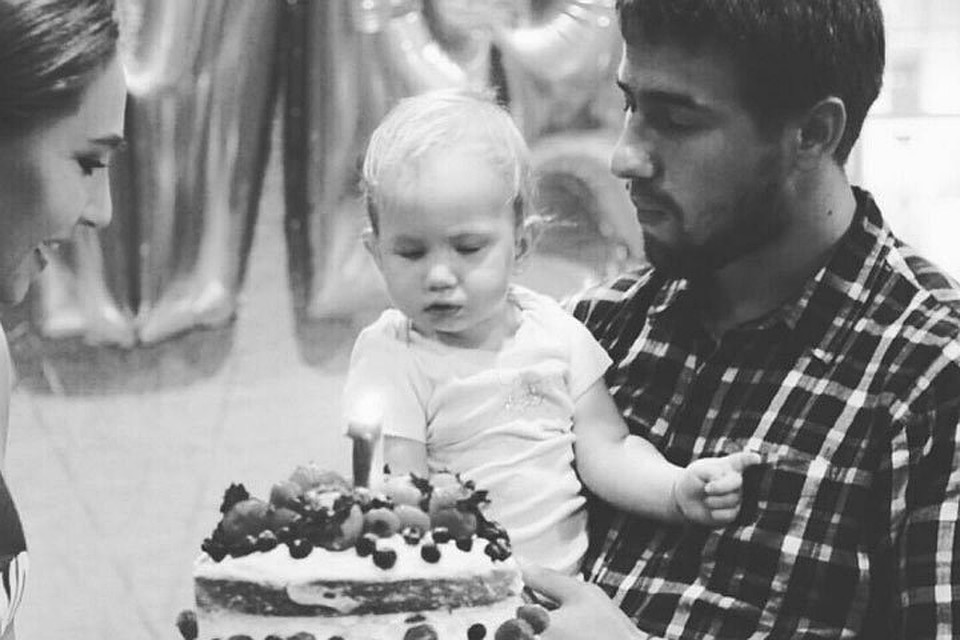 Мужчина был женат и воспитывал 2-летнюю девочку