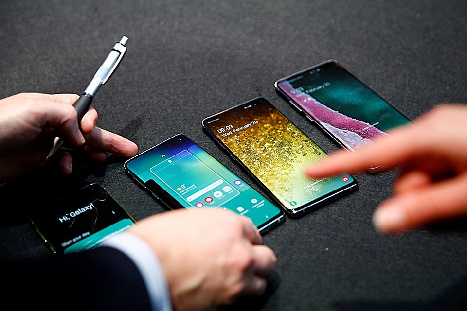 В топе по-прежнему Samsung (целых 7 позиций!)
