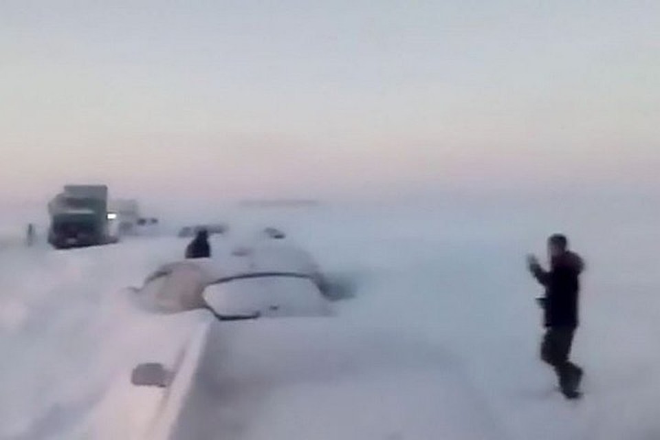 Двое парней на Камчатке погибли, пережидая пургу в заметенной машине