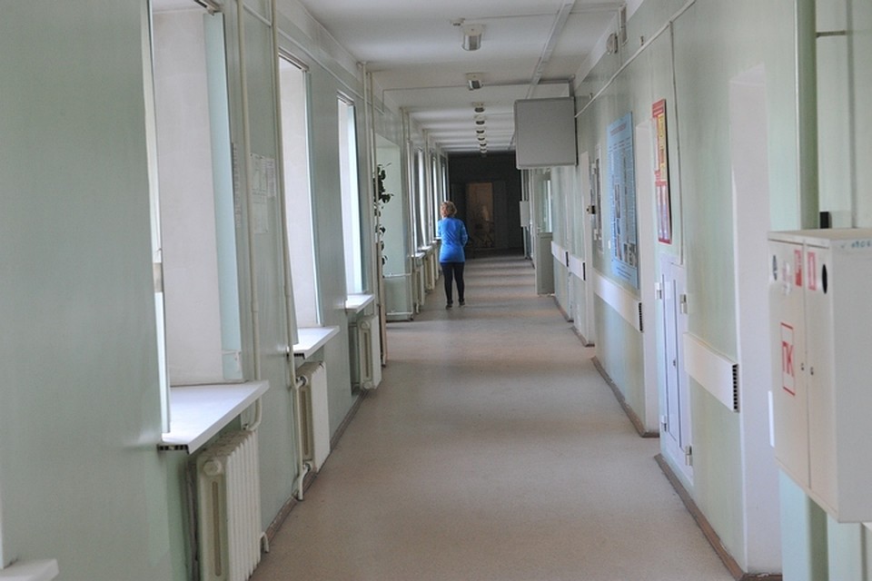 На пенсионерку после инсульта в Хабаровском крае пролили бульон и оставили ожоги