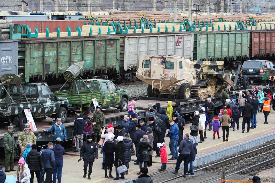 В Мурманск приведут 18 вагонов техники и оружия. Фото: Минобороны