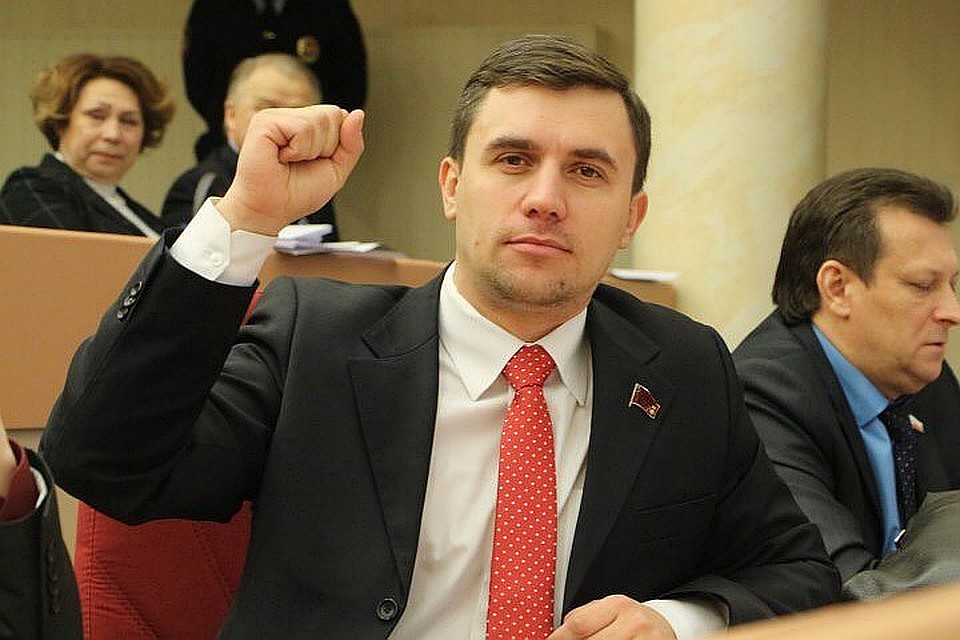 Саратовский депутат прославился на всю страну тем, что месяц жил на прожиточный минимум.