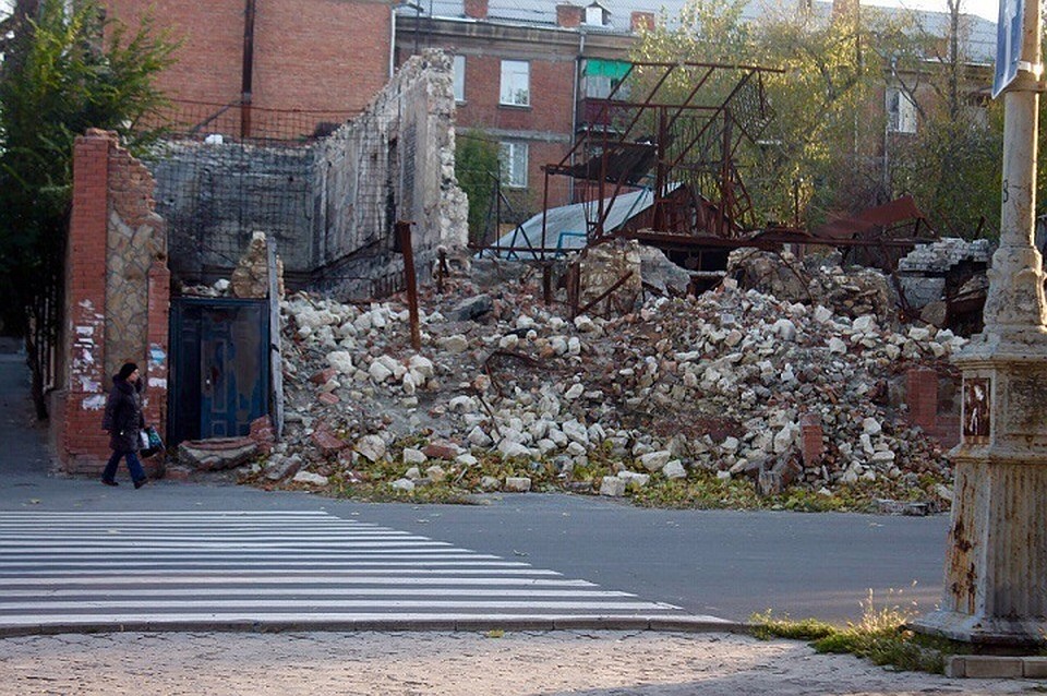 Всего в Луганске разрушено 58 домов