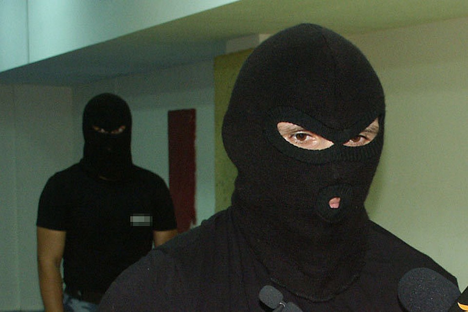 Были проведены обыски и задержания.