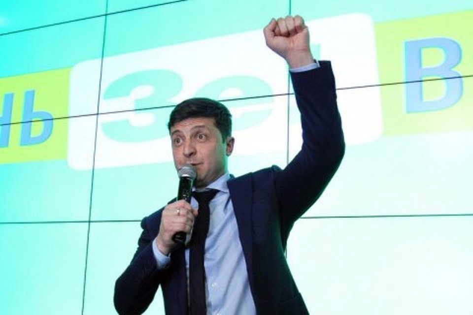 Зеленский спешит обещать возвращение Донбасса, а затем и Крыма. Фото: EPA/UPG
