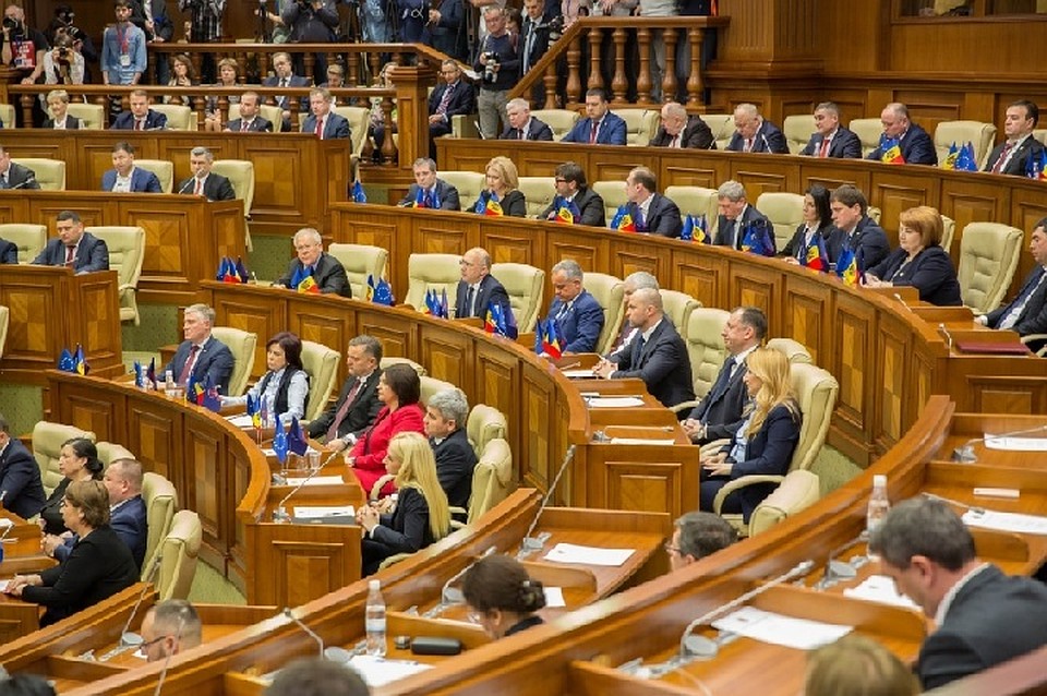 Вторые половинки большинства депутатов от ДПМ успешные бизнес-леди. Фото: tribuna.md