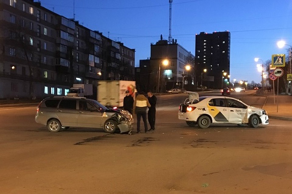 Авария случилась вечером 6 апреля в районе Калинина.