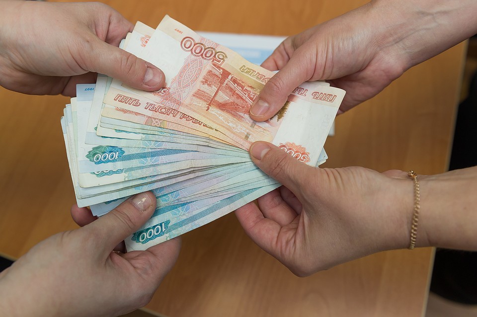У омича из «Лексуса» похитили 6 миллионов рублей