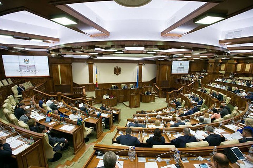 Не у всех молдавских депутатов есть служебная крыша над головой