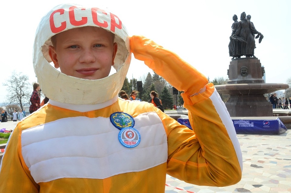 С Днем космонавтики!