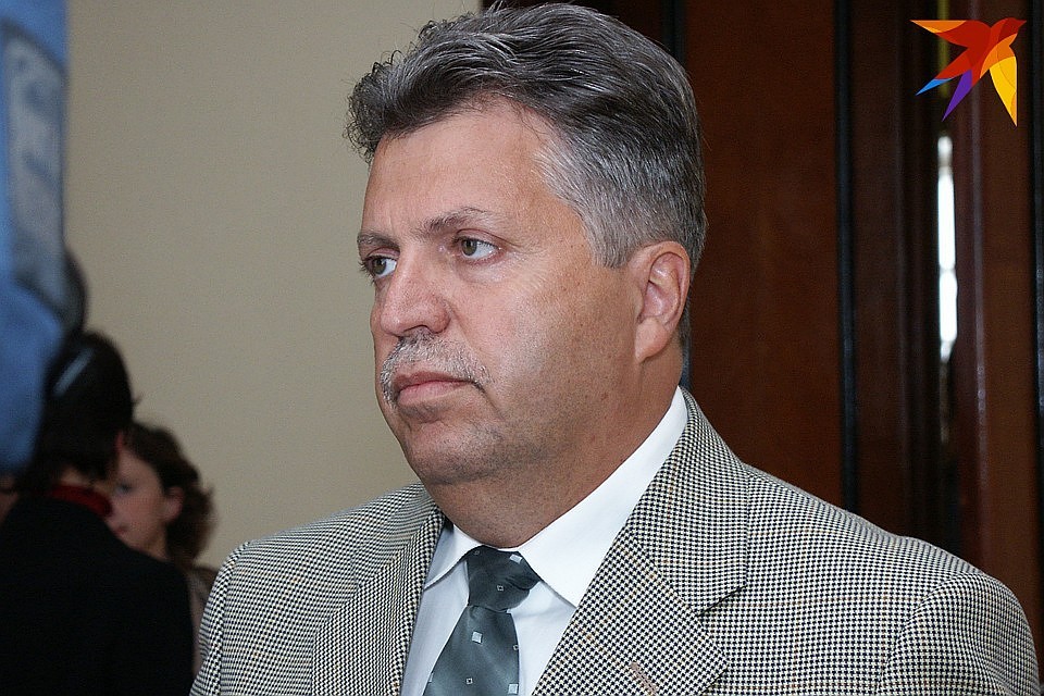 Борис Семенович заверил, что решать вопрос о переводе будут индивидуально с каждой семьей.