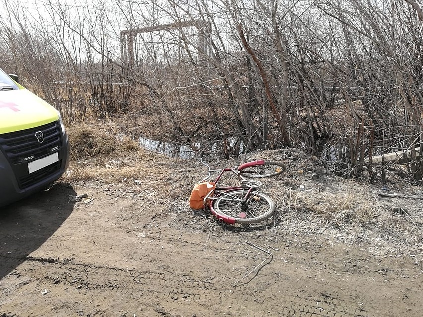 В Омске фура переехала упавшего с велосипеда мужчину