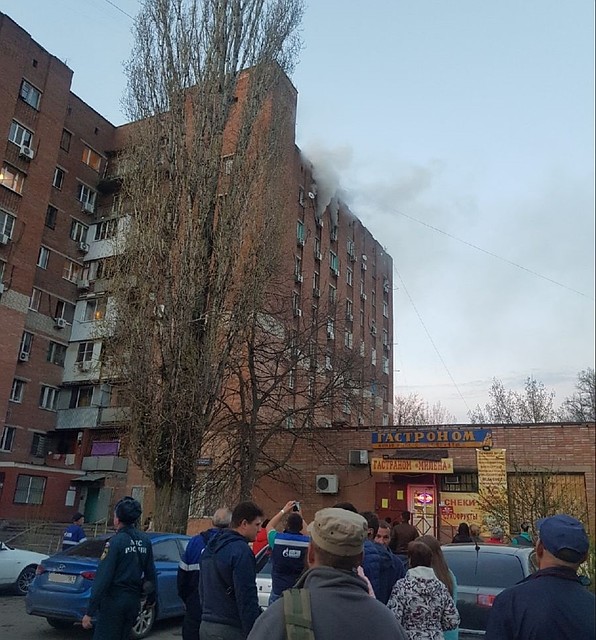 Фото с места ЧП из группы ВК "Ростов Главный".